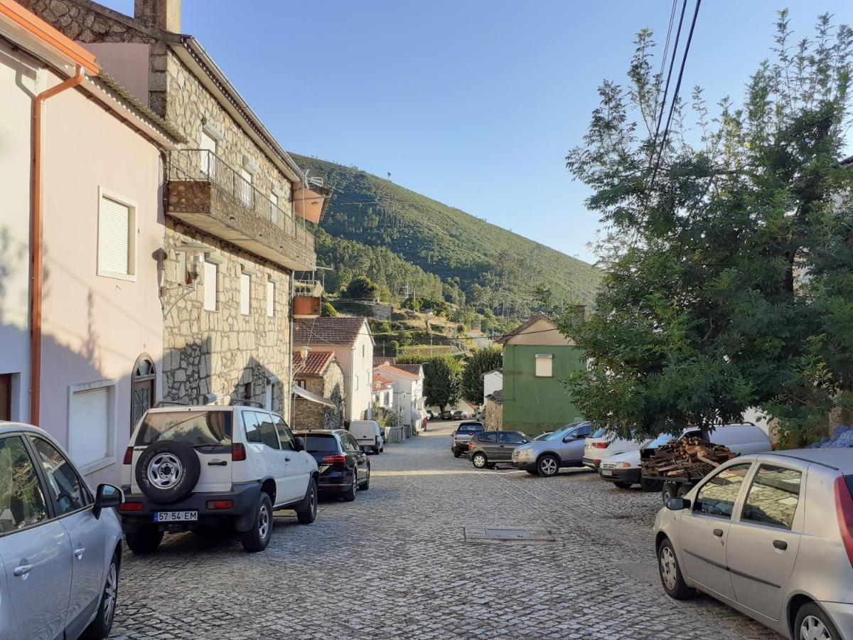 Casa Encantada - Alvoco Da Serra Villa Bagian luar foto